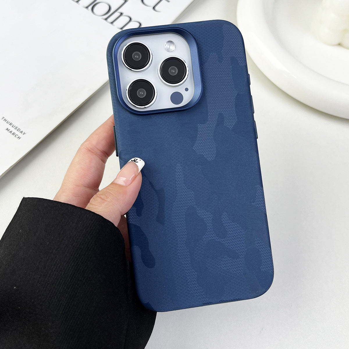 Camouflage Pattern MagSafe Case for a Bold and Rugged Look