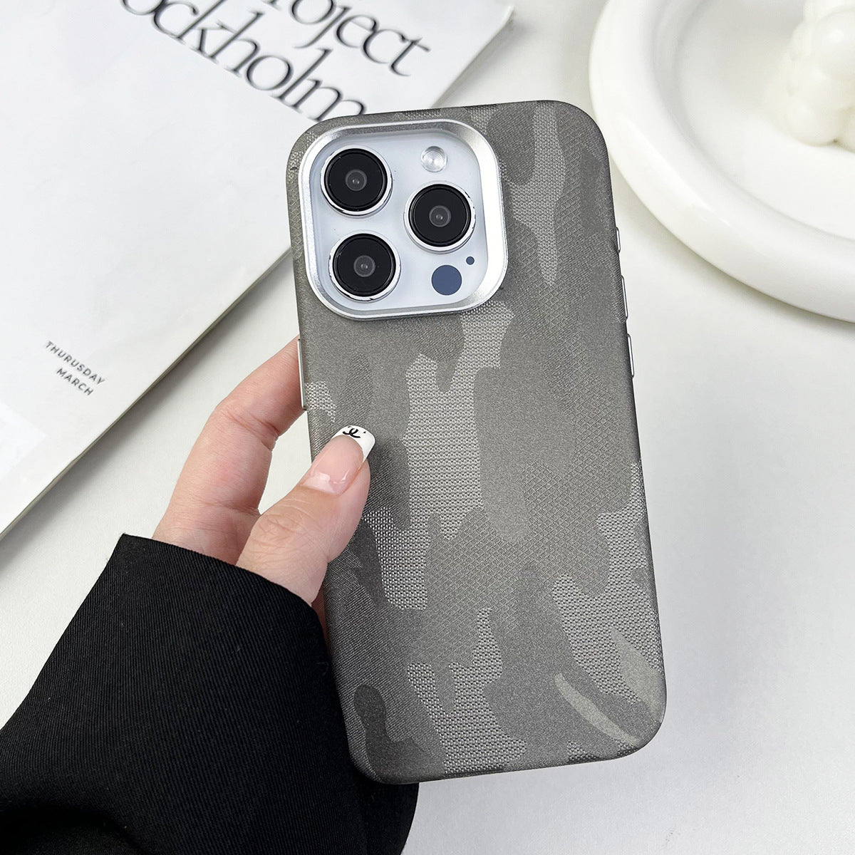 Camouflage Pattern MagSafe Case for a Bold and Rugged Look