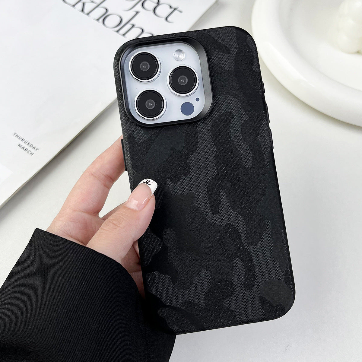 Camouflage Pattern MagSafe Case for a Bold and Rugged Look