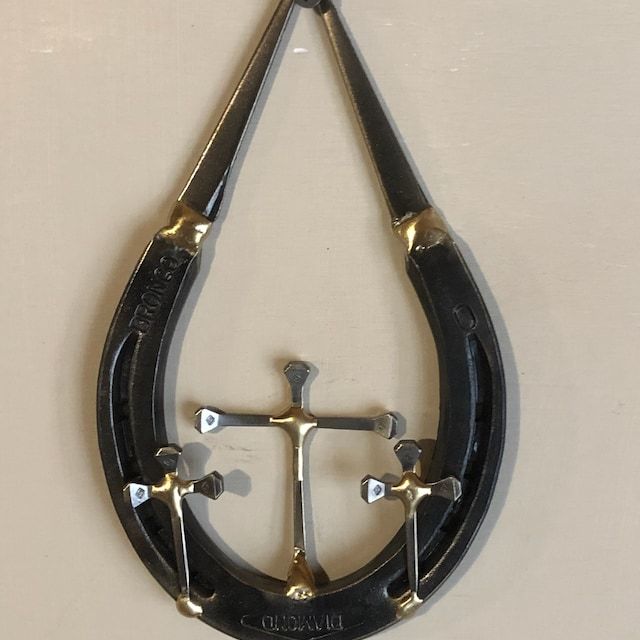 🎅Christmas Hot Sale -✝️Horseshoe Nail Cross Wall Decoration