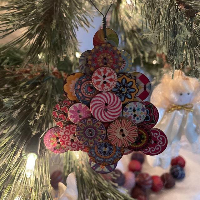 🎄Happy Tree Handmade Button Ornament