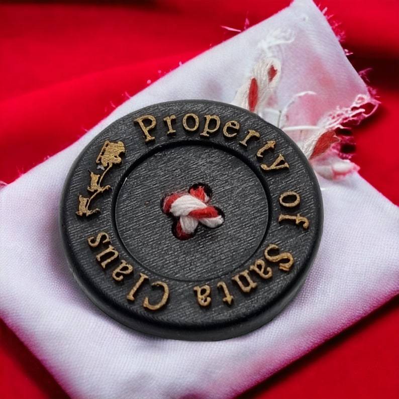 🎅Santa's Lost Button and 🦌Rudolph's lost name tag