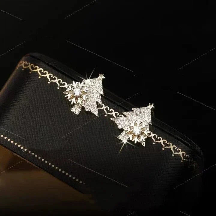 đShiny Christmas Tree Earrings