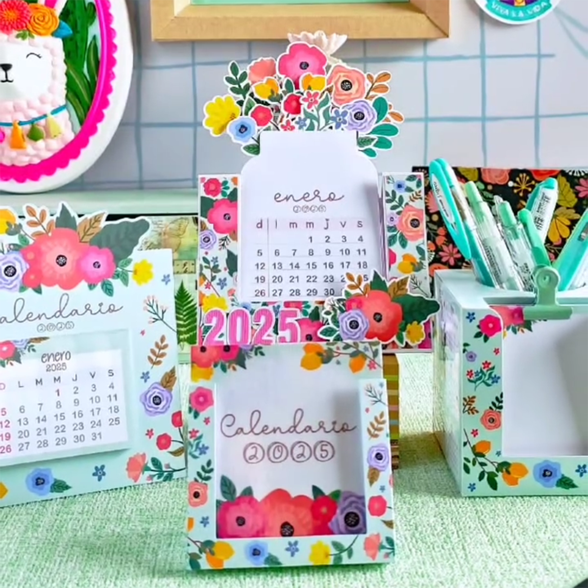 🌷Best Christmas Gift🎁--2025 Bloomy Flowers Desk Calendar📅