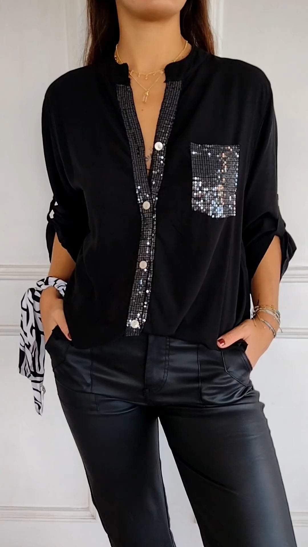 🔥2024 HOT SALE🔥Polyester V-neck Sequin Mid-sleeve Casual Top