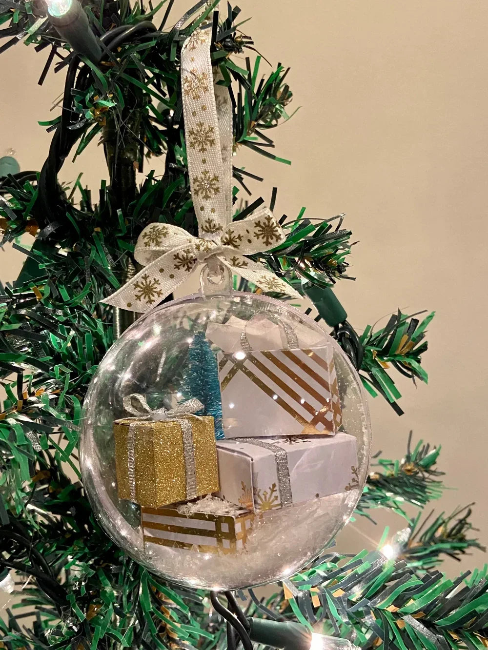 🤣🎁Funny Christmas Giftbox Ornament