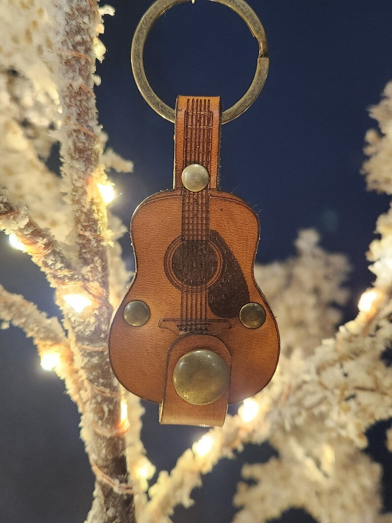🔥Handmade limited edition-🎸Leather Guitar Pick holder keychain