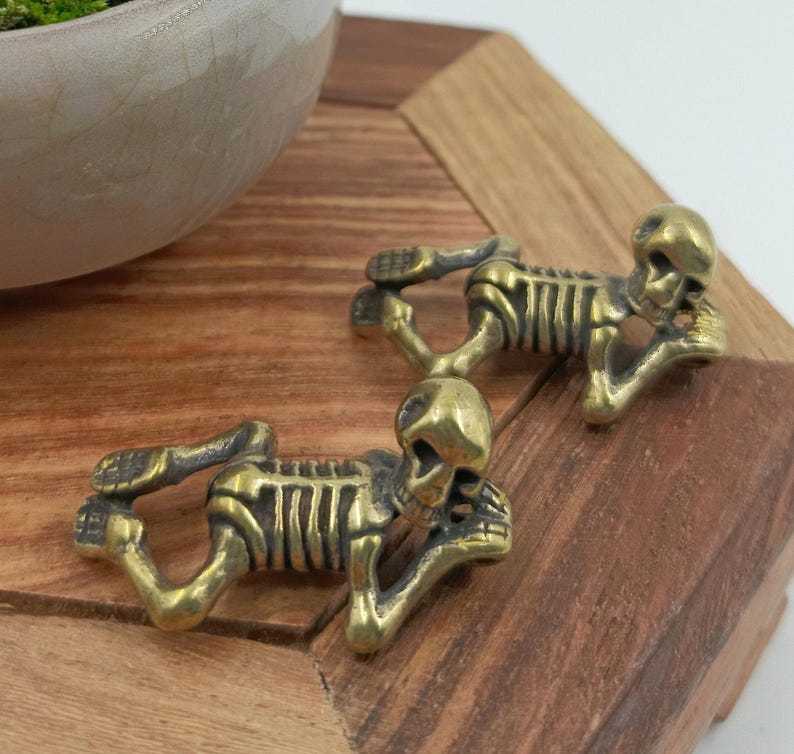 ☠️🔥Mysterious Charm☠️ - Mini Brass Skull Figurine