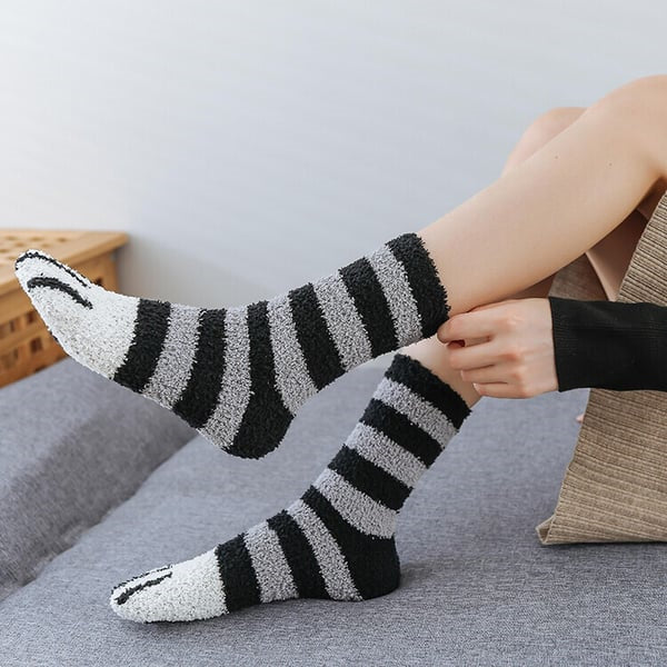 ⚡50% OFF Christmas Sale🎅Cute Cat Claw Socks