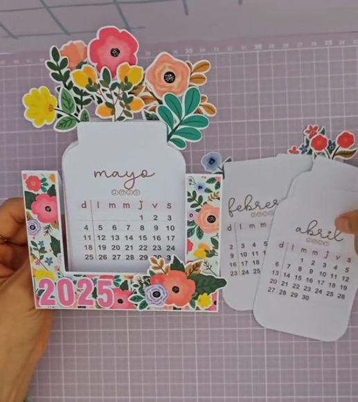 🌷Best Christmas Gift🎁--2025 Bloomy Flowers Desk Calendar📅